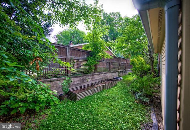307 E ROUMFORT RD, Philadelphia, PA 19119