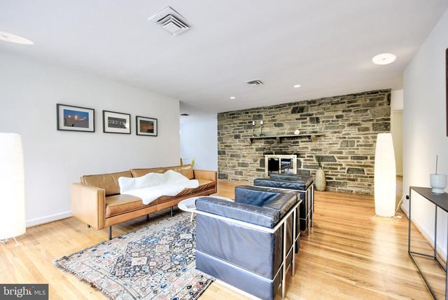 307 E ROUMFORT RD, Philadelphia, PA 19119