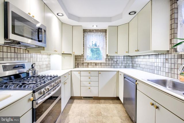 307 E ROUMFORT RD, Philadelphia, PA 19119