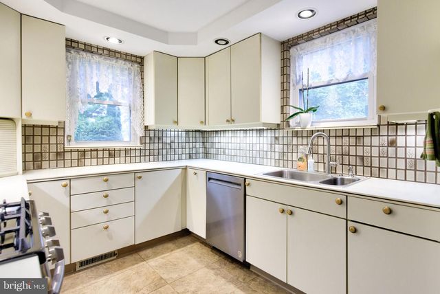 307 E ROUMFORT RD, Philadelphia, PA 19119