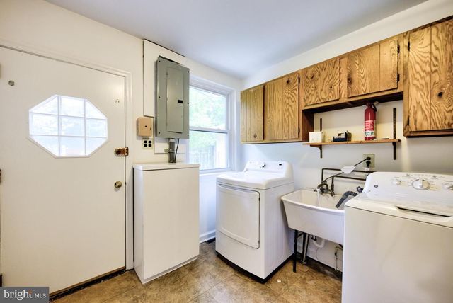 307 E ROUMFORT RD, Philadelphia, PA 19119