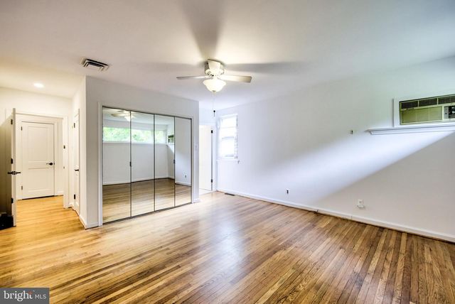 307 E ROUMFORT RD, Philadelphia, PA 19119