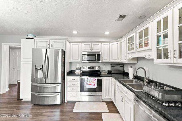 9904 Phoenix Trail, Louisville, KY 40223