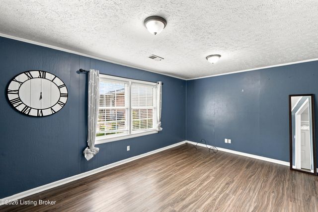 9904 Phoenix Trail, Louisville, KY 40223