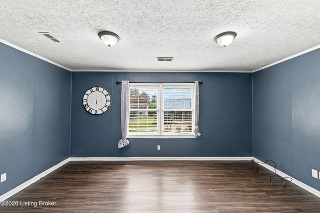 9904 Phoenix Trail, Louisville, KY 40223
