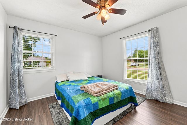9904 Phoenix Trail, Louisville, KY 40223