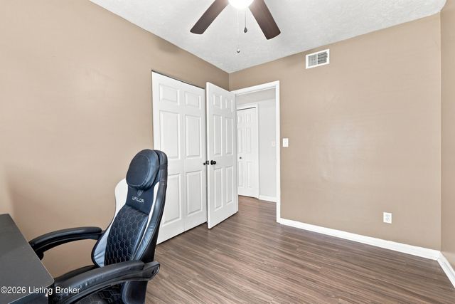 9904 Phoenix Trail, Louisville, KY 40223