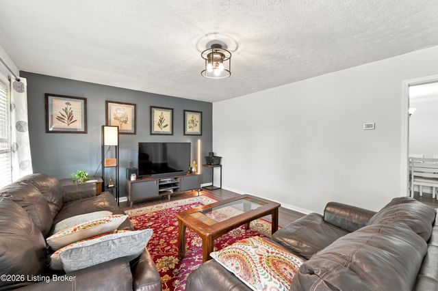 9904 Phoenix Trail, Louisville, KY 40223