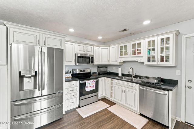 9904 Phoenix Trail, Louisville, KY 40223