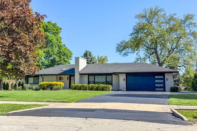 302 Goodridge Terrace, Roselle, IL 60172