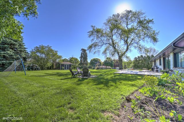 302 Goodridge Terrace, Roselle, IL 60172