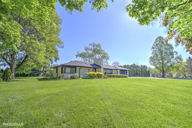302 Goodridge Terrace, Roselle, IL 60172