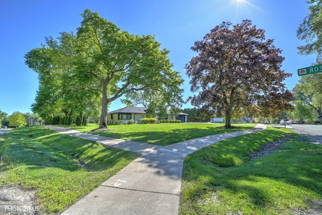 302 Goodridge Terrace, Roselle, IL 60172