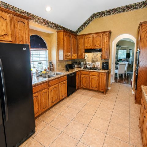 1206 Yukon Drive, Glenn Heights, TX 75154