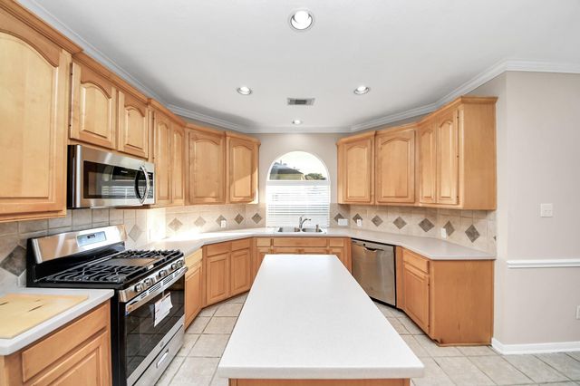 11918 Helene Court, Pinehurst, TX 77362