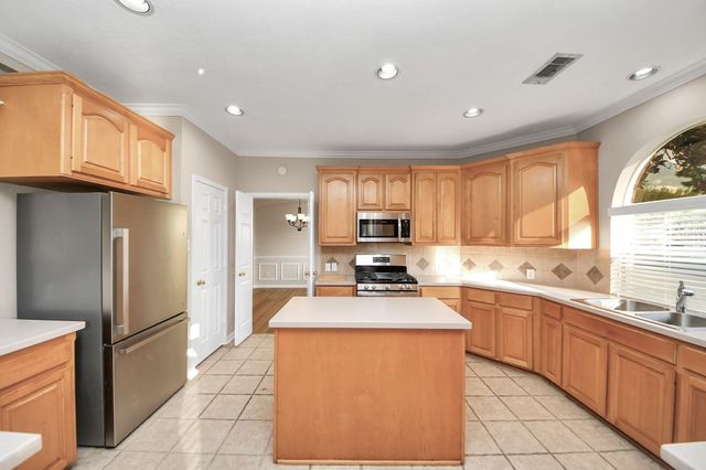 11918 Helene Court, Pinehurst, TX 77362