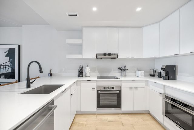 2301 Collins Ave 512, Miami Beach, FL 33139