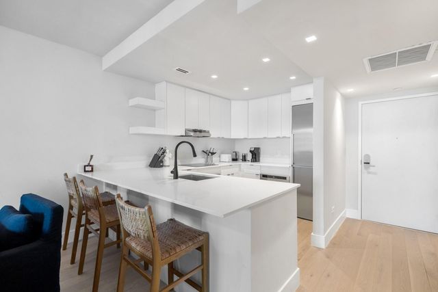 2301 Collins Ave 512, Miami Beach, FL 33139