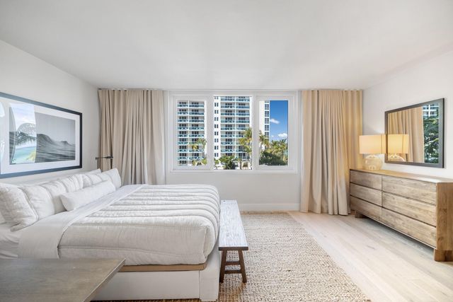 2301 Collins Ave 512, Miami Beach, FL 33139