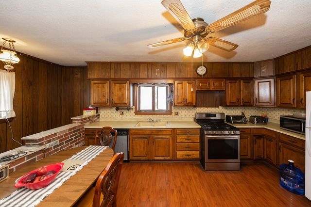 65 Beattie St, Fall River, MA 02723
