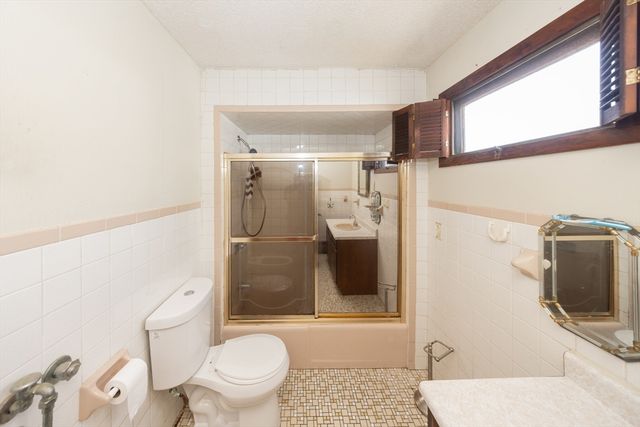 65 Beattie St, Fall River, MA 02723