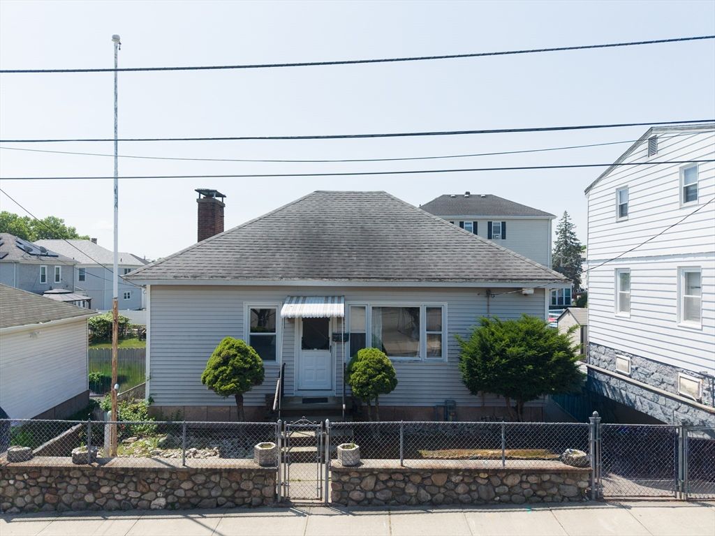 65 Beattie St, Fall River, MA 02723