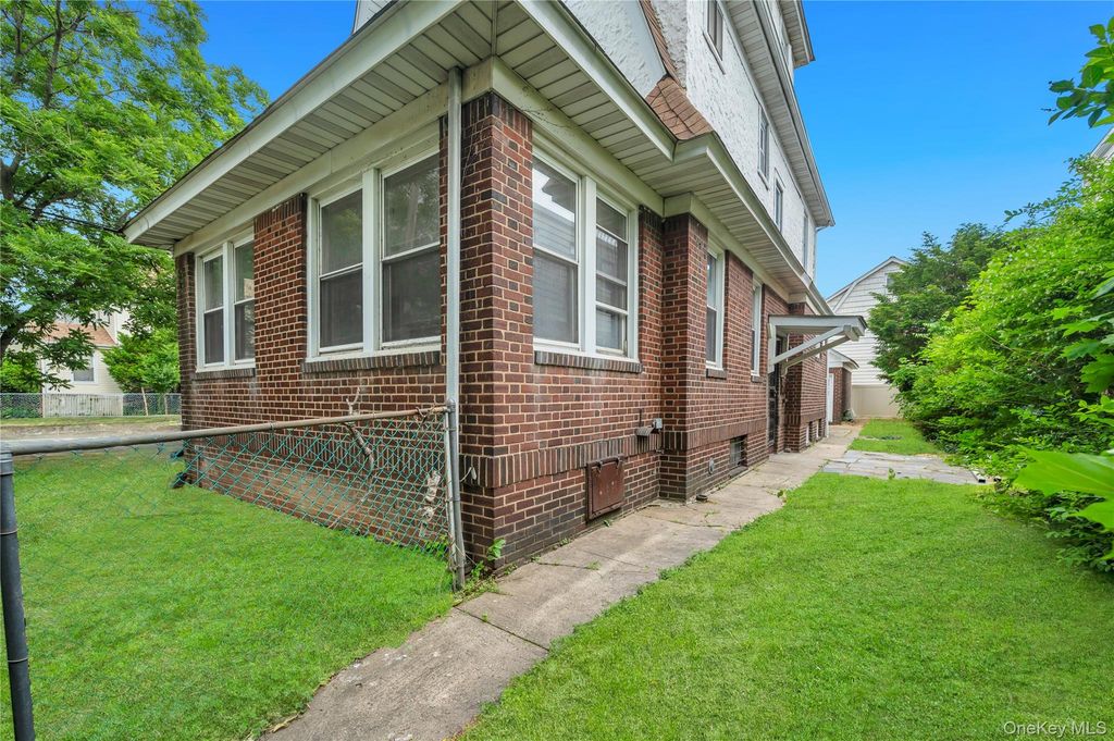 104-04 202nd Street, Saint Albans, NY 11412 — photo 4