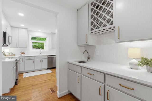 10174 BESSMER LN, Fairfax, VA 22032