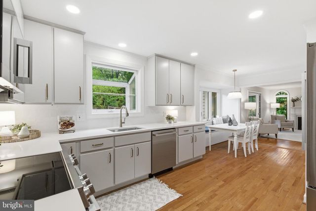 10174 BESSMER LN, Fairfax, VA 22032