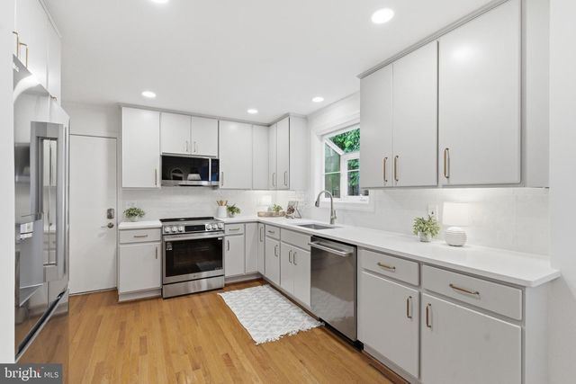 10174 BESSMER LN, Fairfax, VA 22032