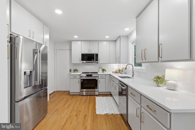 10174 BESSMER LN, Fairfax, VA 22032