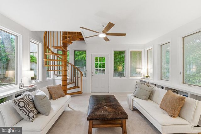 10174 BESSMER LN, Fairfax, VA 22032