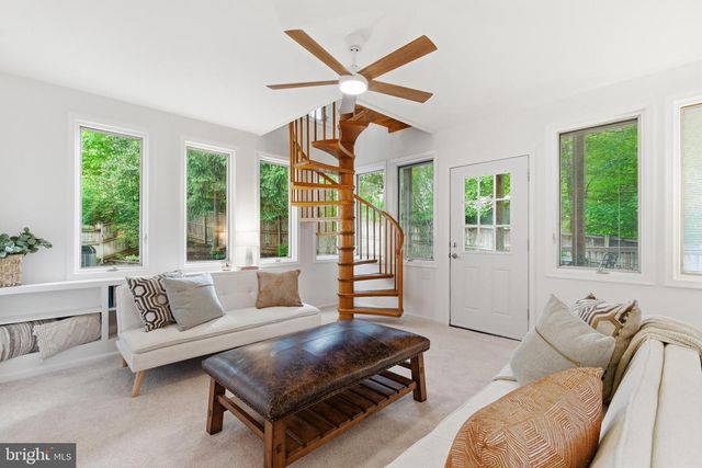 10174 BESSMER LN, Fairfax, VA 22032