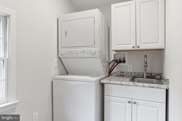 10174 BESSMER LN, Fairfax, VA 22032