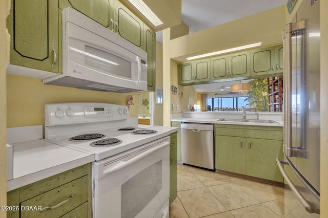 440 Bouchelle Dr Apt 302, New Smyrna Beach, FL 32169