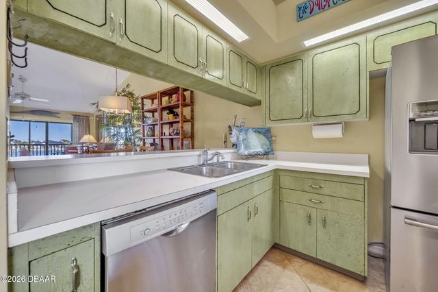 440 Bouchelle Dr Apt 302, New Smyrna Beach, FL 32169