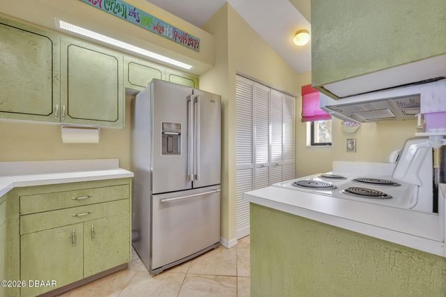 440 Bouchelle Dr Apt 302, New Smyrna Beach, FL 32169