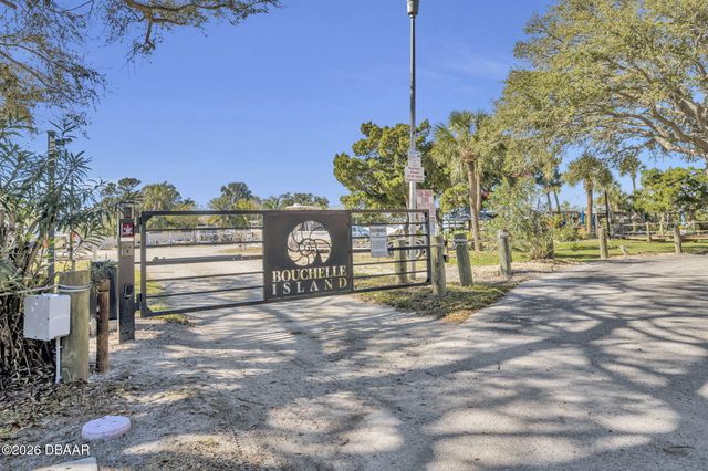 440 Bouchelle Dr Apt 302, New Smyrna Beach, FL 32169