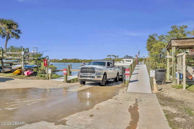 440 Bouchelle Dr Apt 302, New Smyrna Beach, FL 32169