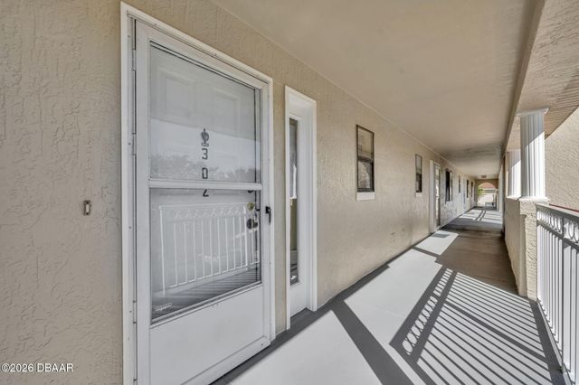 440 Bouchelle Dr Apt 302, New Smyrna Beach, FL 32169
