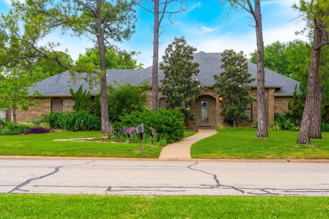 229 Merriman Drive, Highland Village, TX 75077