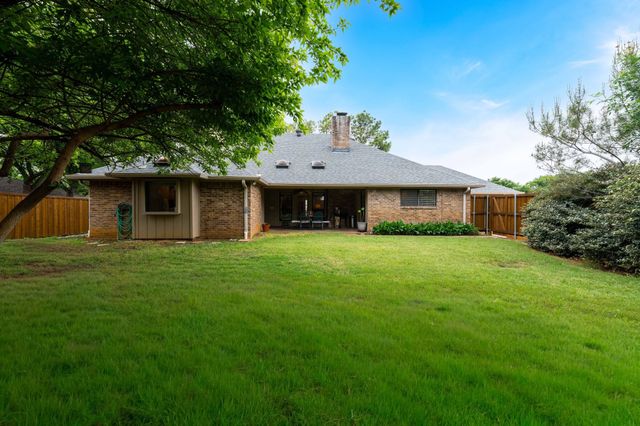 229 Merriman Drive, Highland Village, TX 75077