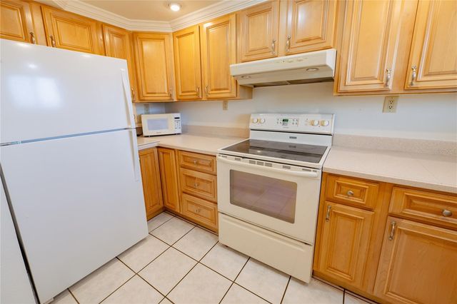 1243 S MARTIN LUTHER KING JR AVENUE B504, Clearwater, FL 33756