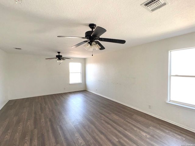 7819 Afterglow Vale, San Antonio, TX 78252