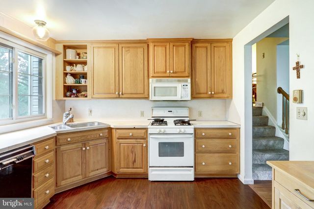 156 WARREN WAY, Lancaster, PA 17601