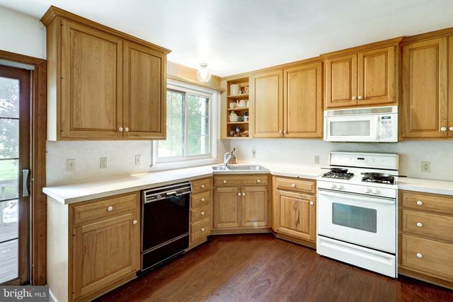 156 WARREN WAY, Lancaster, PA 17601