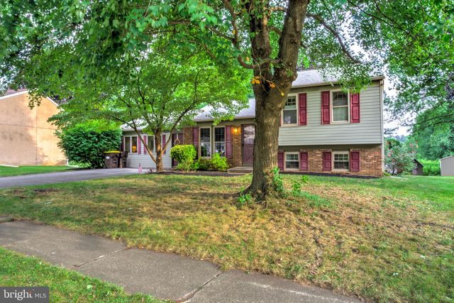156 WARREN WAY, Lancaster, PA 17601