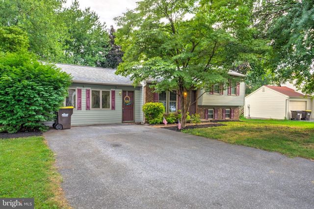 156 WARREN WAY, Lancaster, PA 17601