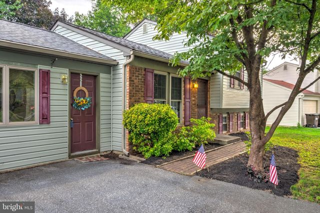 156 WARREN WAY, Lancaster, PA 17601