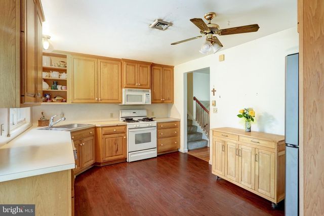 156 WARREN WAY, Lancaster, PA 17601